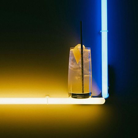 โรงแรมเรอเนซองส์ ฮัมบวร์ค ฮัมบูร์ก ภายนอก รูปภาพ A Glayva cocktail
