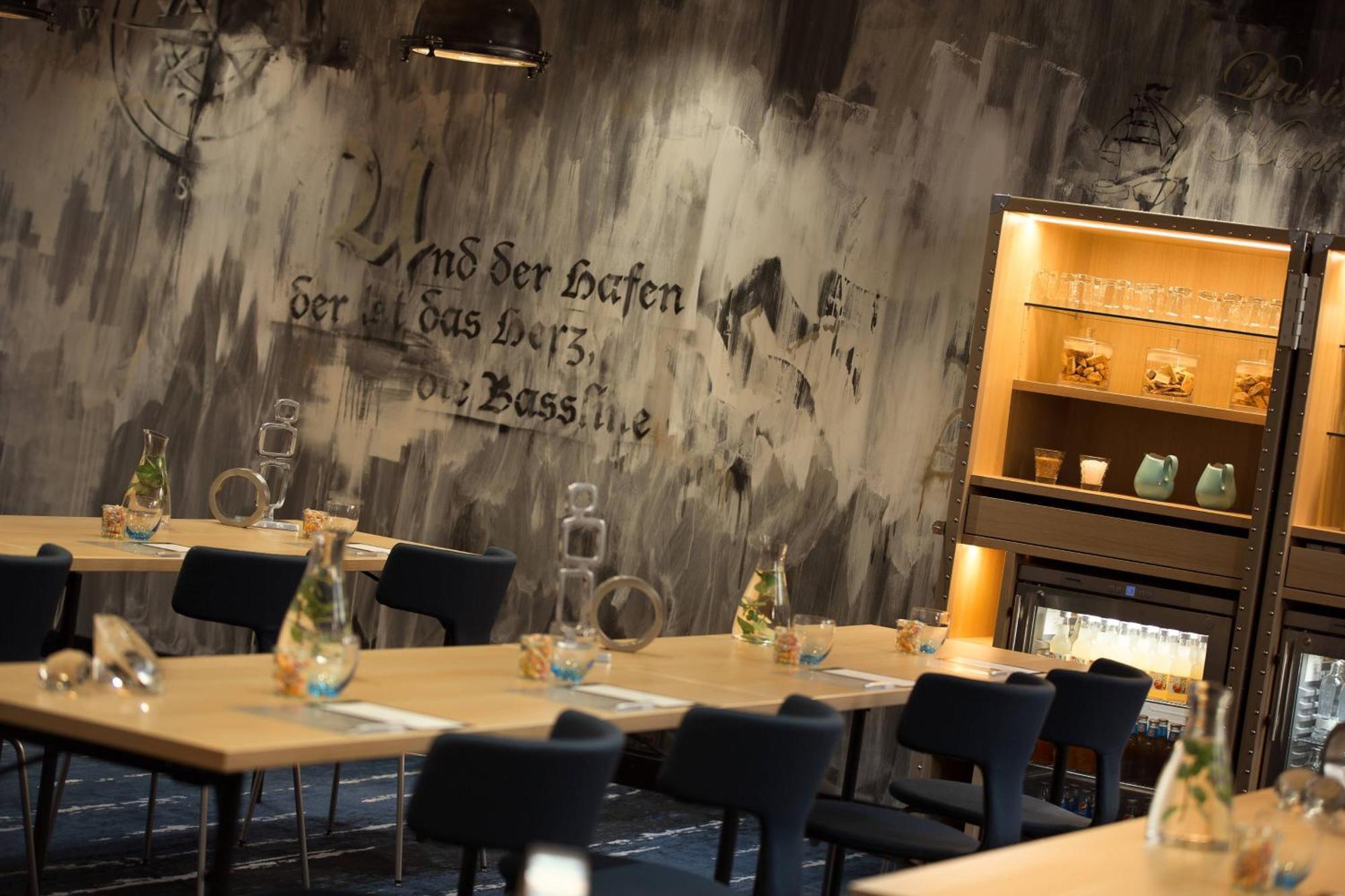โรงแรมเรอเนซองส์ ฮัมบวร์ค ฮัมบูร์ก ภายนอก รูปภาพ Restaurant Brasserie