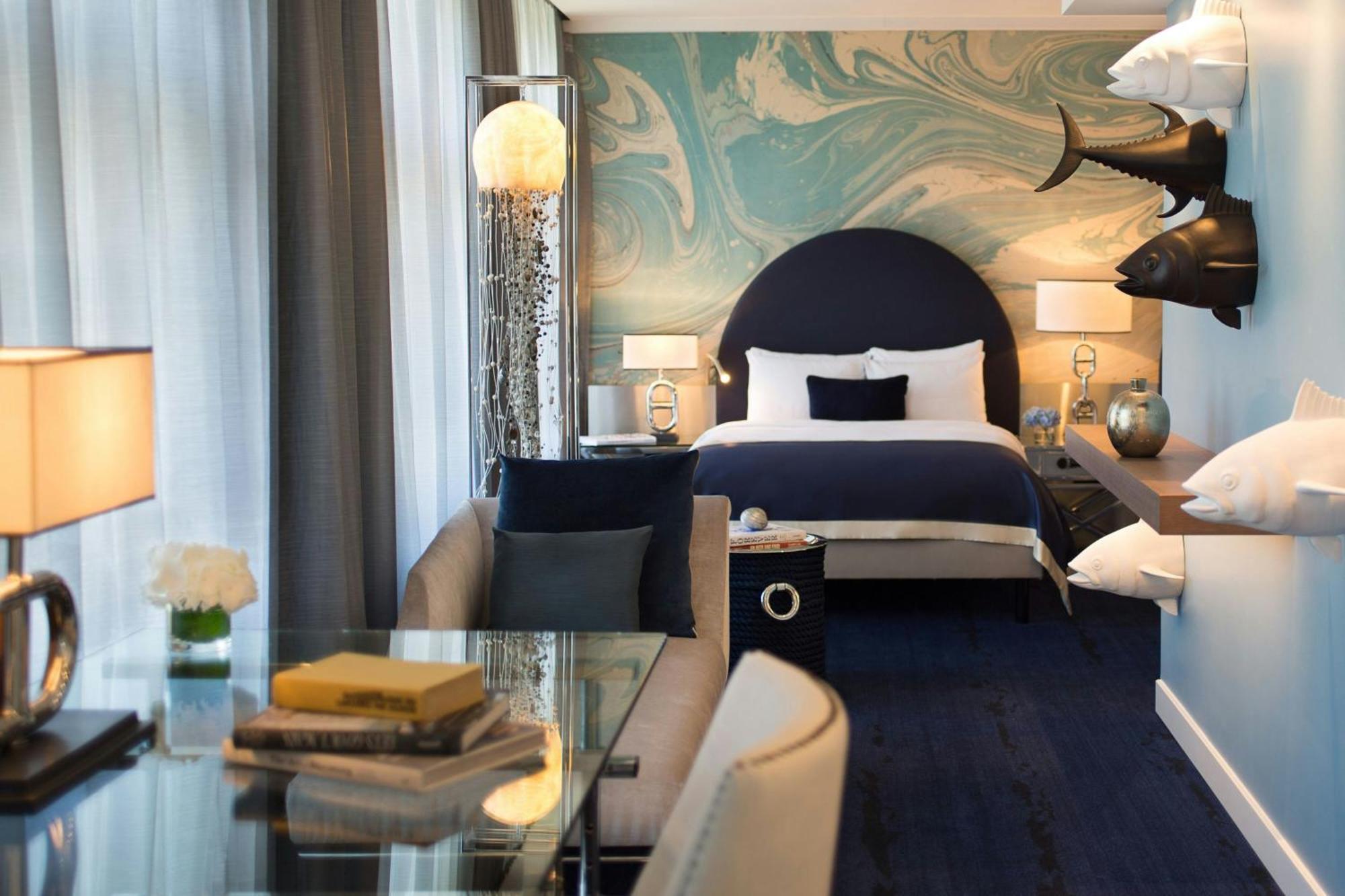 โรงแรมเรอเนซองส์ ฮัมบวร์ค ฮัมบูร์ก ภายนอก รูปภาพ A room at the Hotel de Crillon